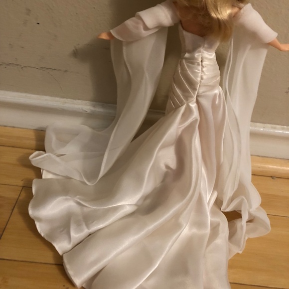 The Duchess of Diamonds Barbie with box - Picture 7 of 8